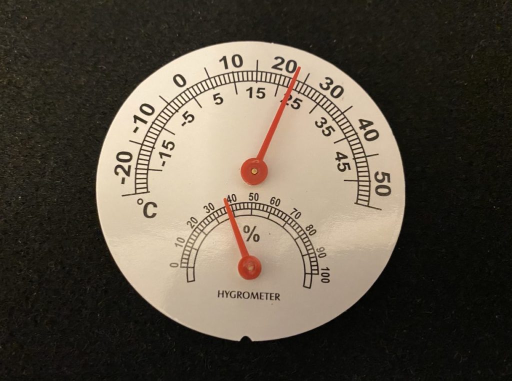 百均で購入した温度湿度計の表側　画像